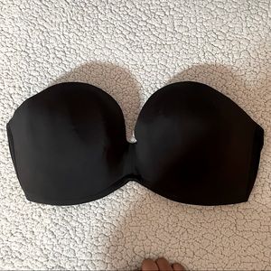 Black strapless wonder bra
